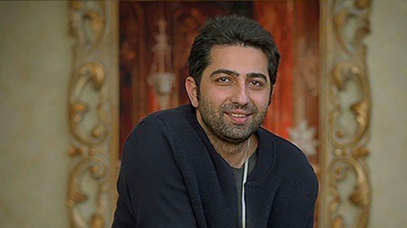 علی سخنگو در کنار همسر جوانش؛ تصویری از مراسم عقدی باشکوه و متفاوت + واکنش‌ها
