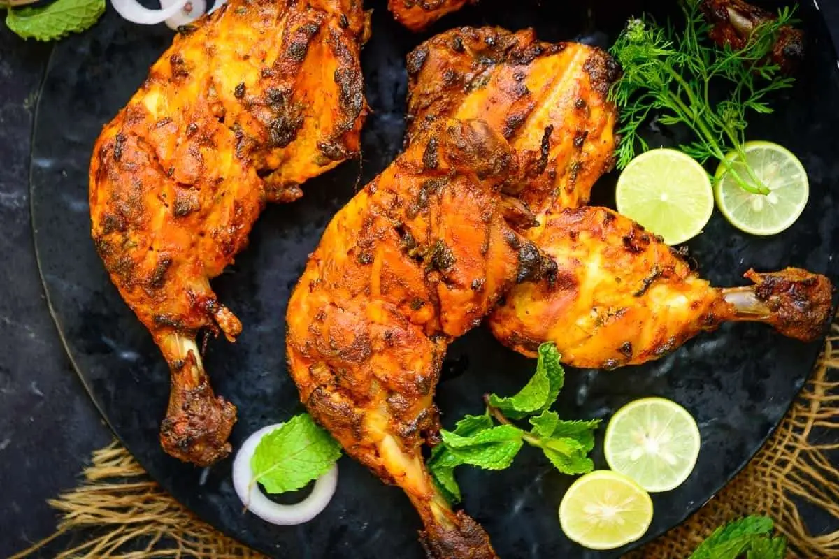 طرز تهیه مرغ تنوری متفاوت و خوش‌عطر؛ مهمون‌هات شوکه می‌شن!
