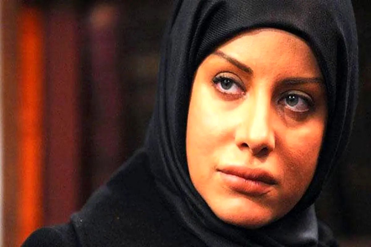 مجبوری مگه؟! اگه می‌ترسی چرا رو ریل قطار ژست می‌گیری؟!