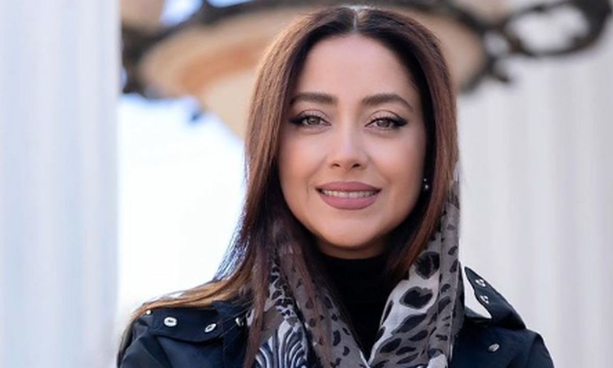 بهاره کیان افشار با پالتو و روسری خاص؛ تبدیل به یکی از شیک‌پوش‌ترین بازیگران سینما و تلویزیون شد!