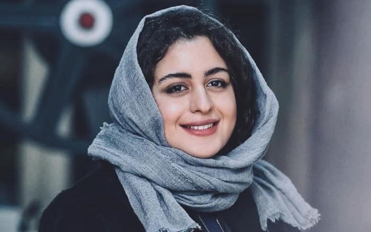 خودنمایی فاطیما بهارمست با ژست مغرورانه در ماشین لوکسش+عکس