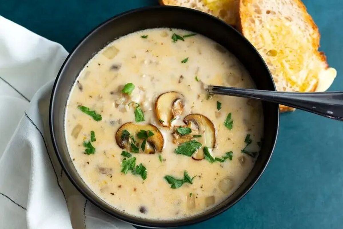 طرز تهیه سوپ کرمی معروف فرانسوی؛ لذتی بینظیر در هر قاشق