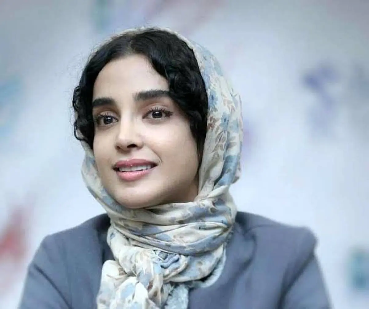 الهه حصاری و استایل جوانپسند با لبخندی که همه را میبرد!