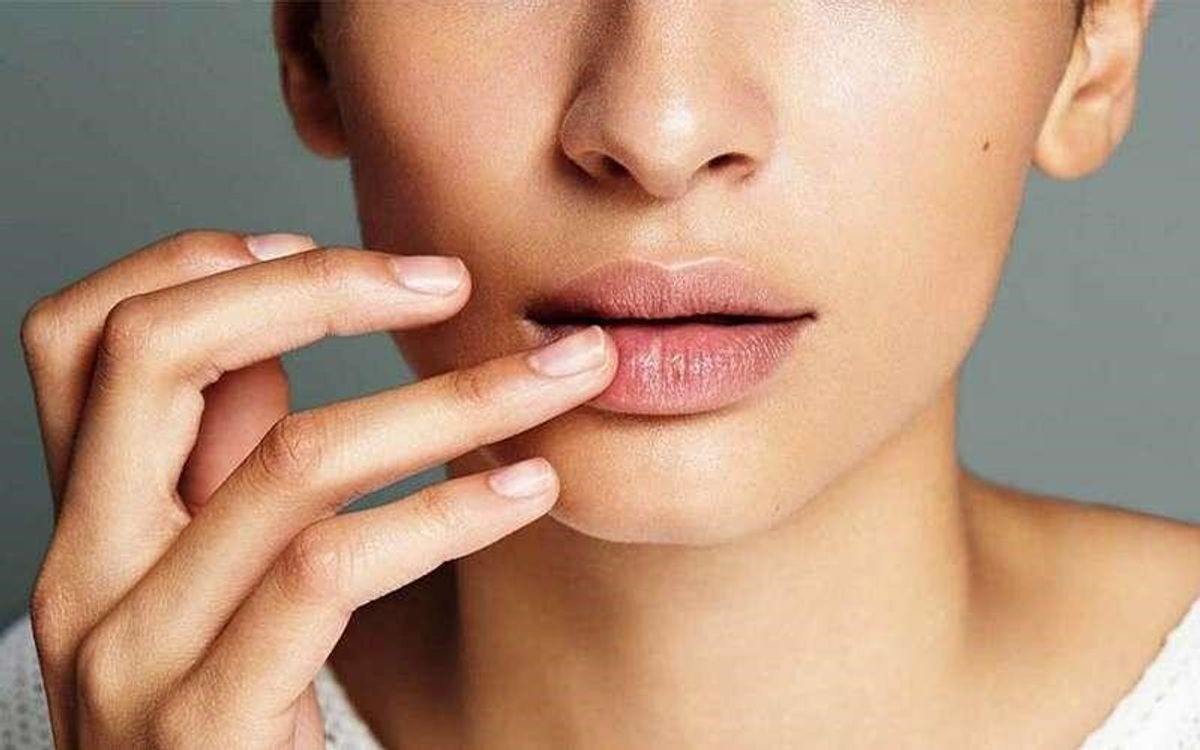 ماسک لب؛ راز داشتن لب‌هایی نرم، لطیف و همیشه جذاب با روش‌های خانگی ساده
