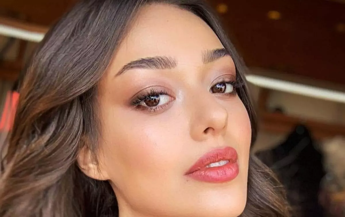 سلفی عجیب دیلان دنیز با آرایش چشم متفاوت و خاص