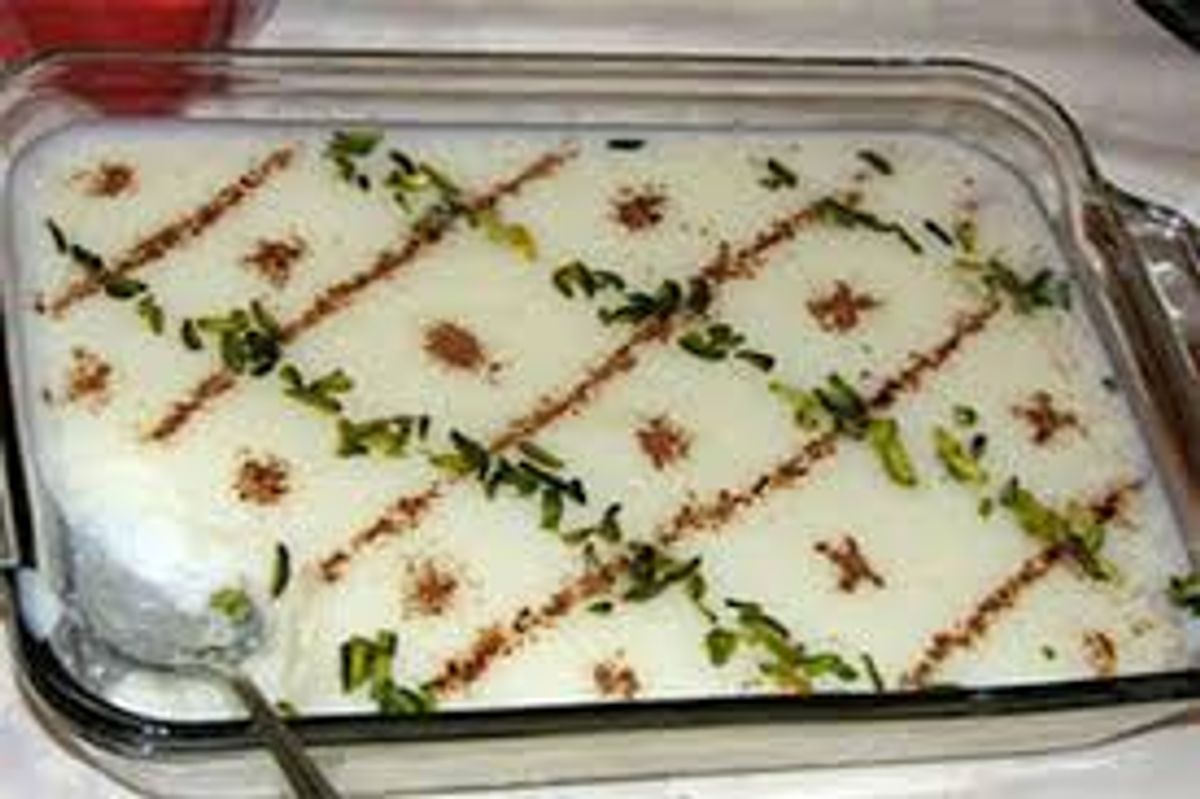 طرز تهیه فرنی نارگیلی مجلسی؛ طعمی که از یادت نمی‌ره!