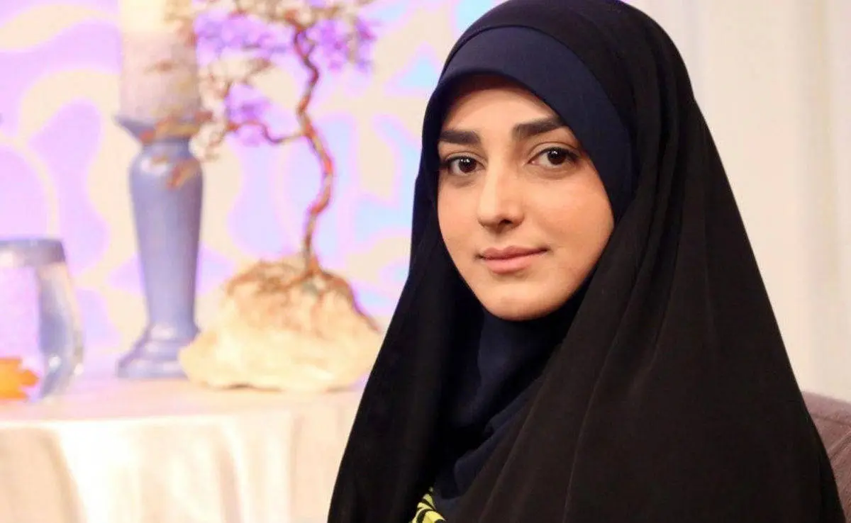انتخاب زیبای ستاره سادات قطبی برای خرید چادر شیک و نگین دار