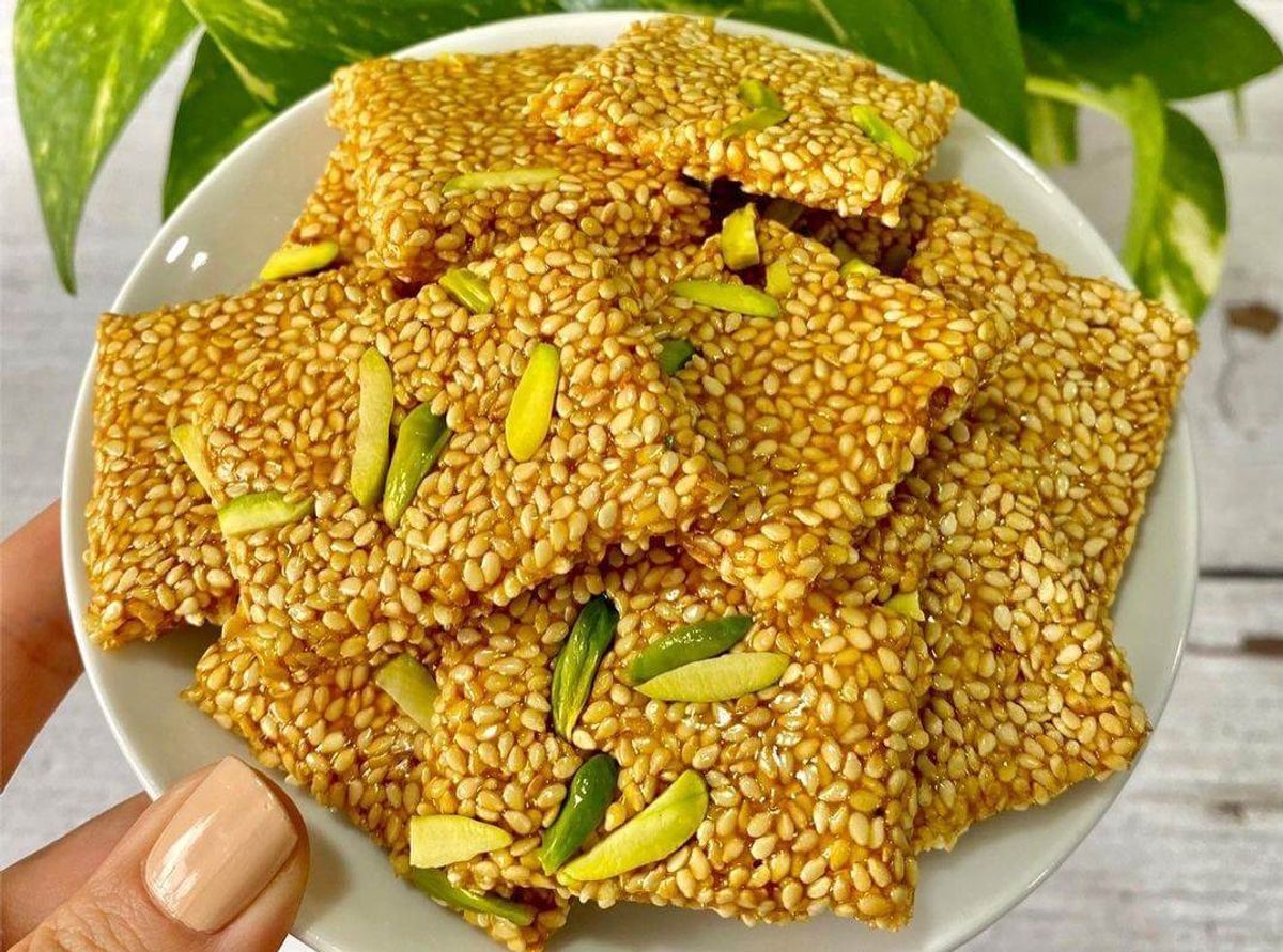 برای اولین بار طرز تهیه سوهان کنجدی به روش بازاری