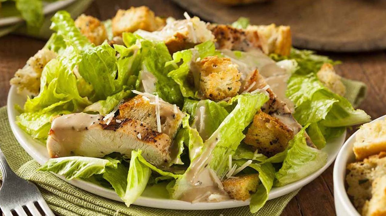 طرز تهیه بهترین سالاد سزار با سس مخصوص سرآشپزها