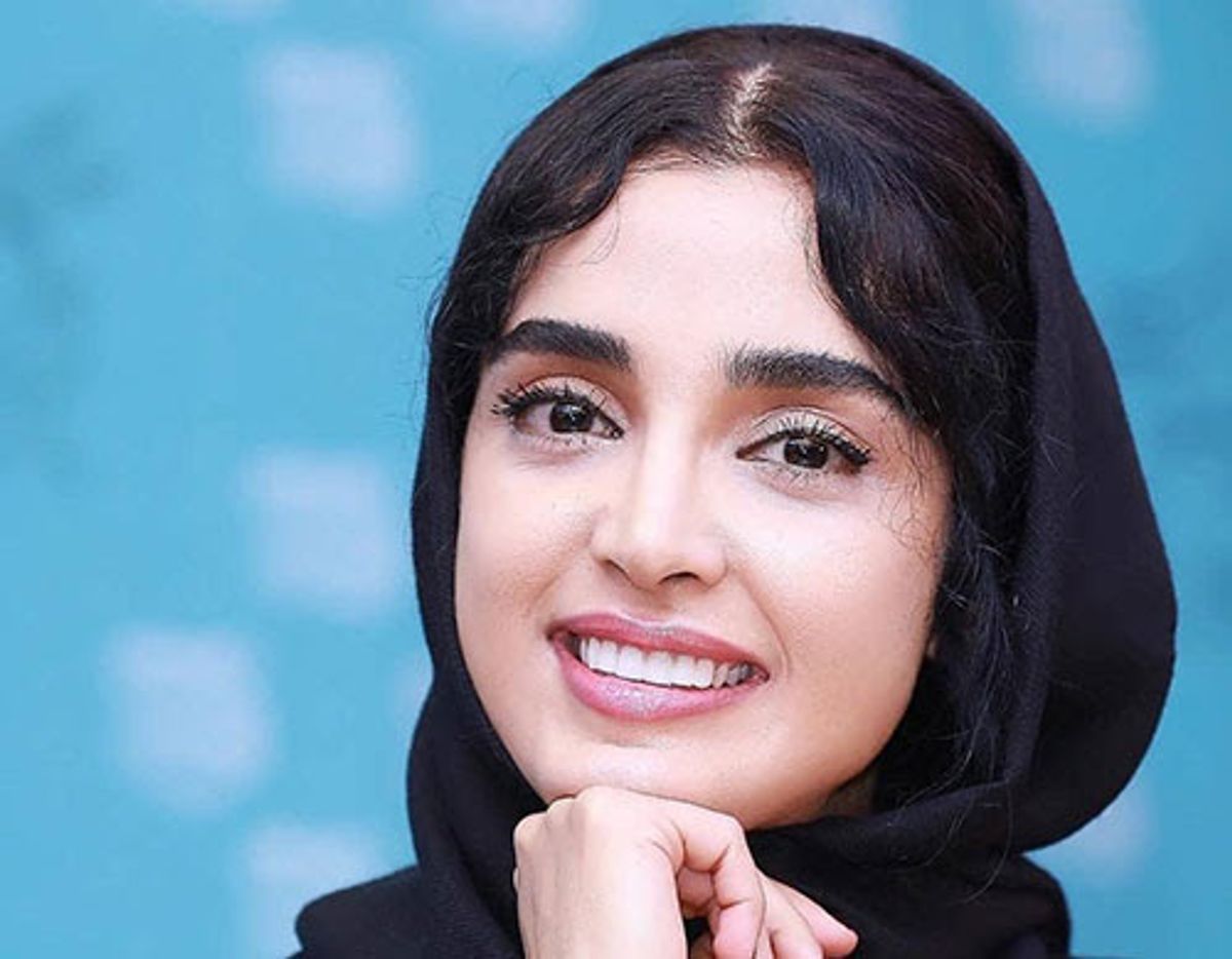 الهه حصاری با ژستی هنری و جوان‌پسند؛ باورکردنی نیست که ۳۵ ساله باشد!