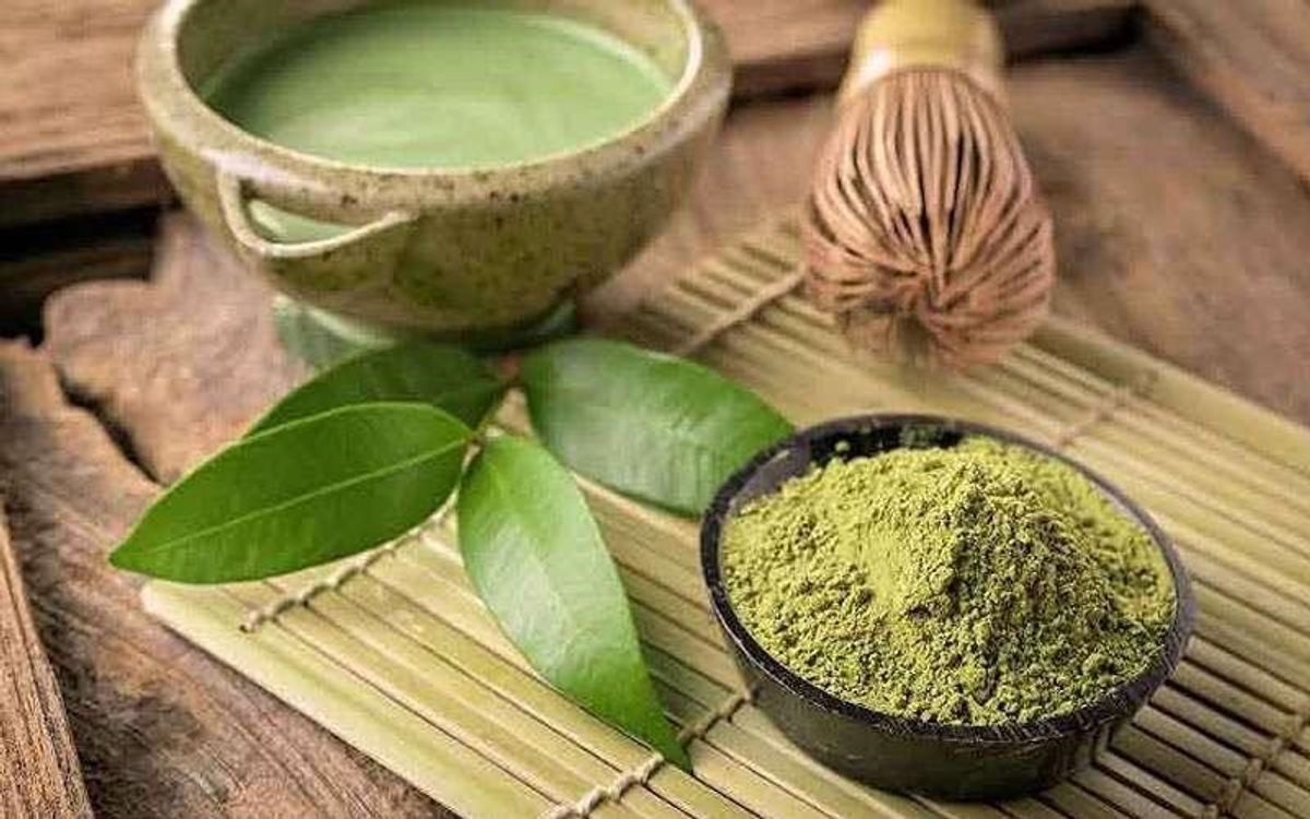 حنا؛ معجزه طبیعی یا دردسر جدید برای موهای شما؟ مزایا و معایب حنا که باید پیش از استفاده بدانید!