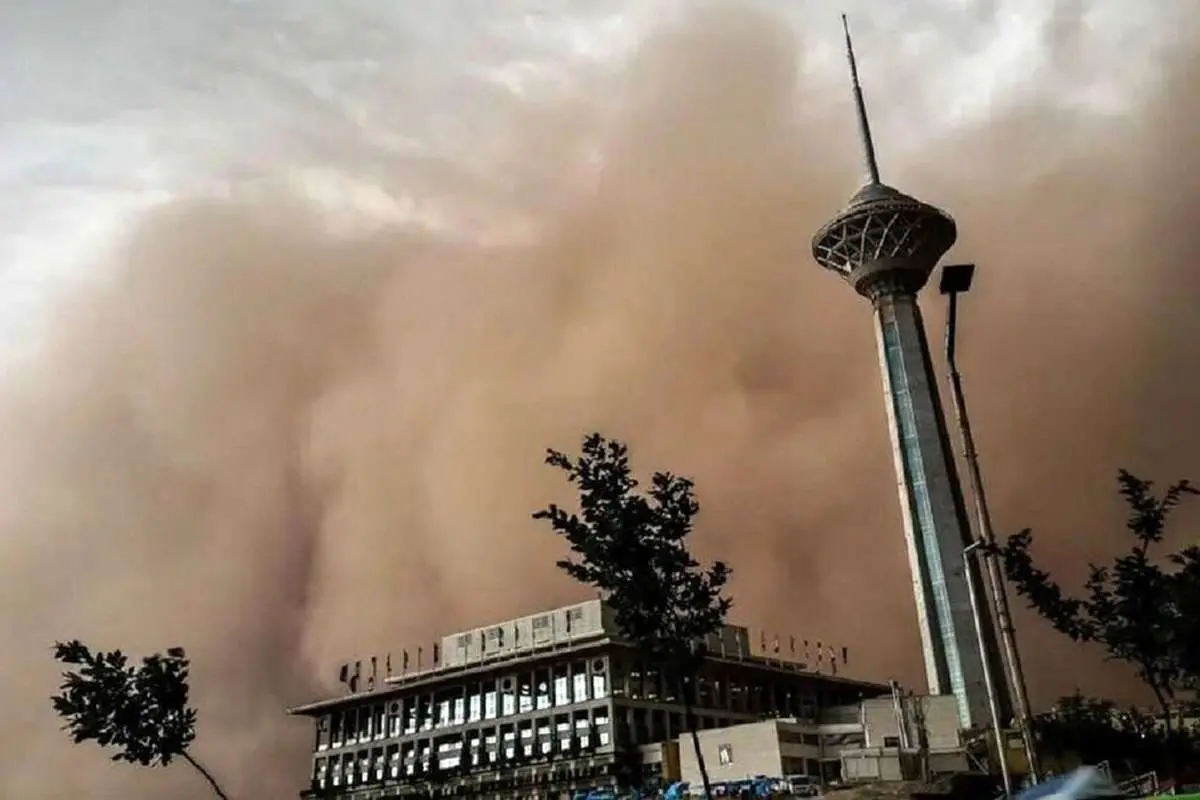 طوفان نزدیک است؛ رعد و برق و گرد و خاک تهران را فرا می‌گیرد!