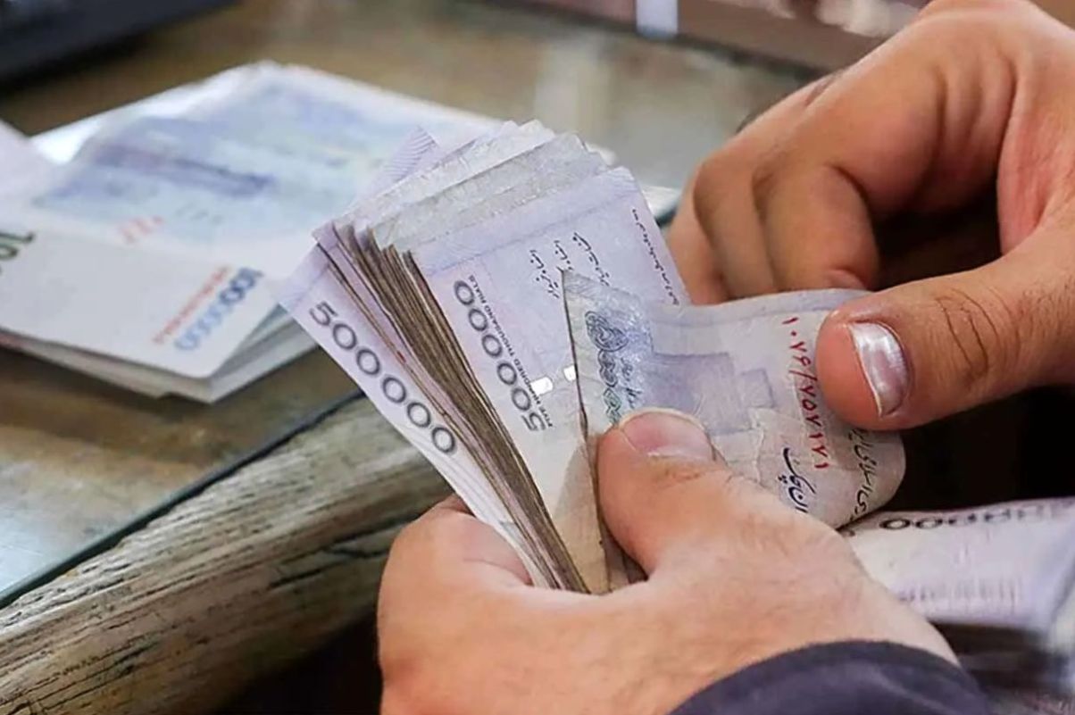 خبر خوش برای کارکنان دولت؛ دستور افزایش حقوق کارمندان صادر شد
