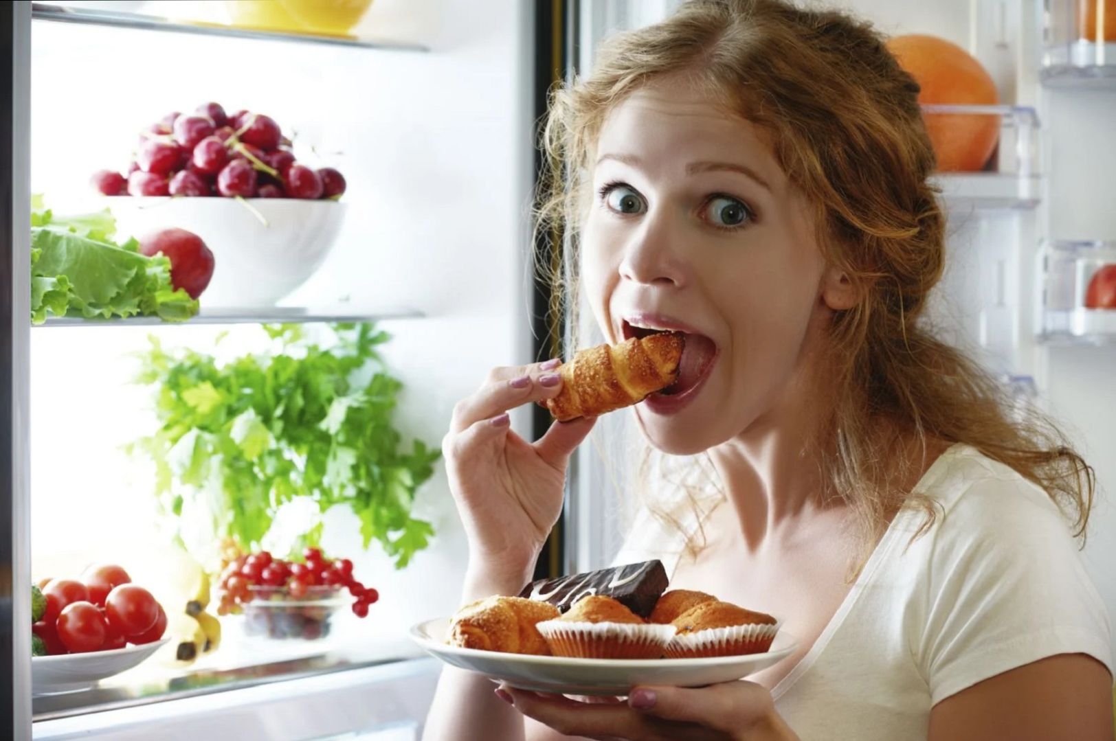 چگونه از دام پرخوری عصبی فرار کنیم؟| راهکارهای مؤثر برای کنترل غذا خوردن احساسی