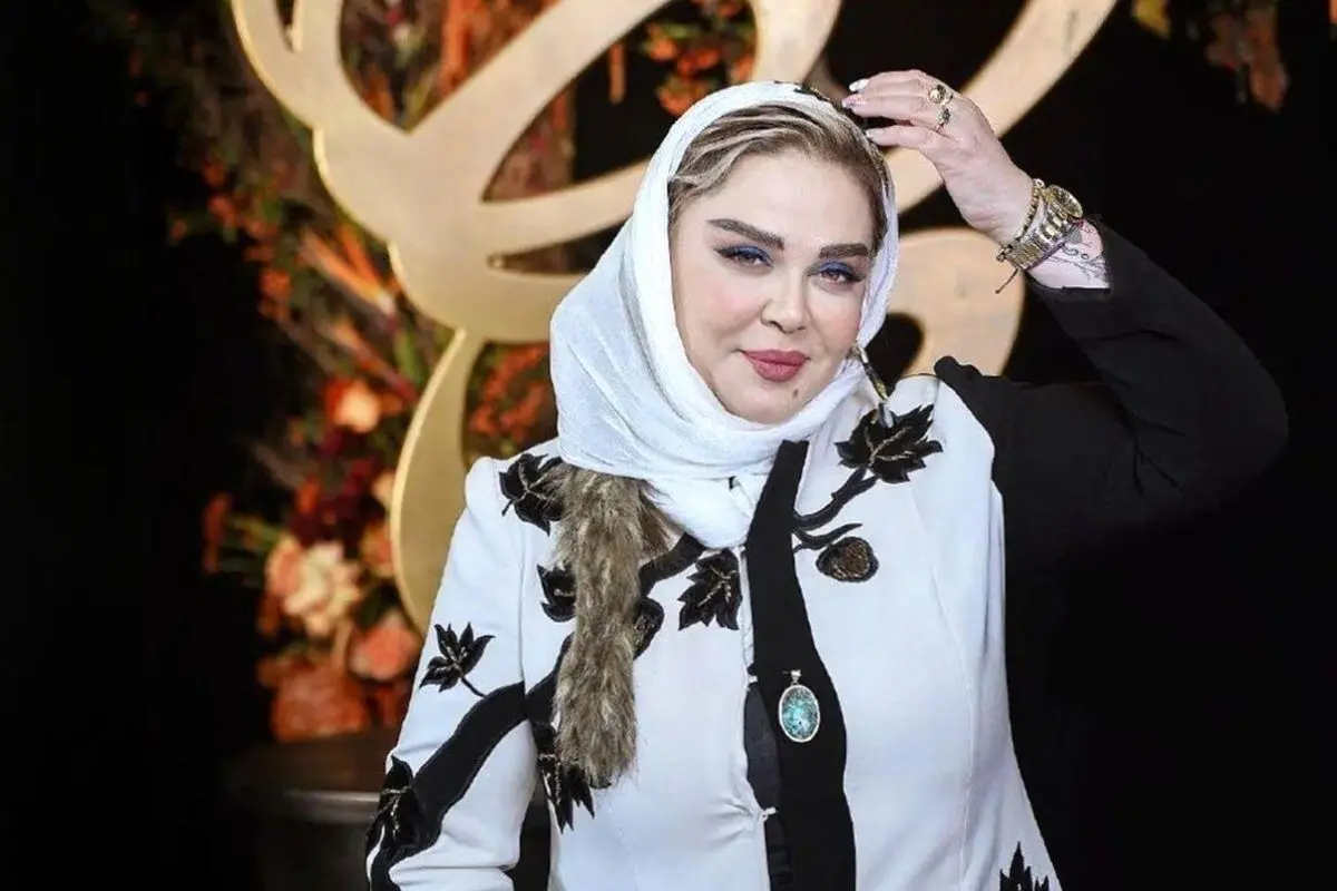 عکس جنجالی بهاره رهنما با ژست دعا در جشن تولد!